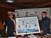 hon-cm-himachal-pradesh-presenting-momento-to-ravi-saxena-acs-dst-gujarat-govt